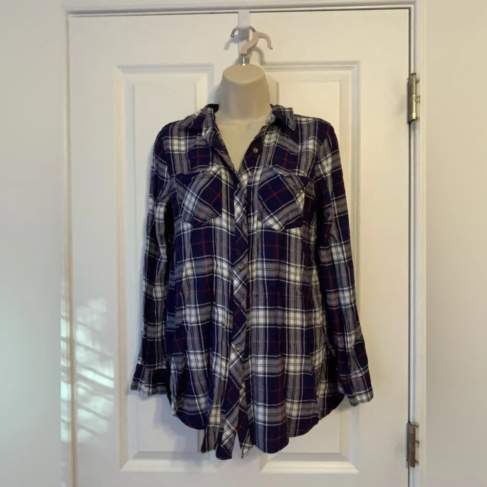 Sandra button down - Picture 1 of 3